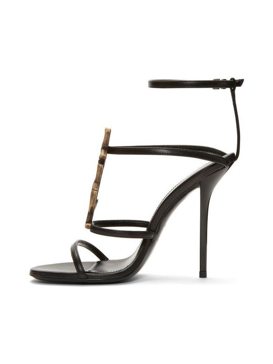 Cassandra sandals in patent leather
