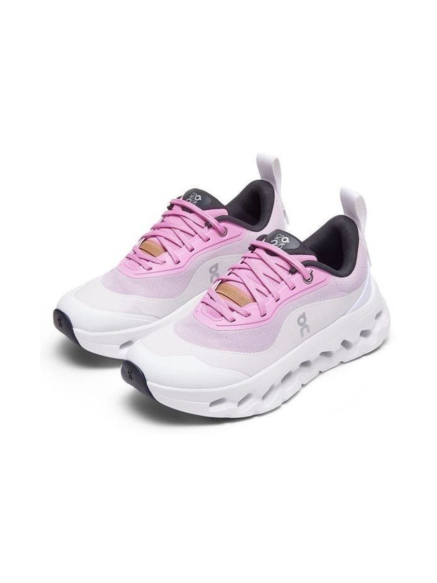 On Running x Loewe – Pink White