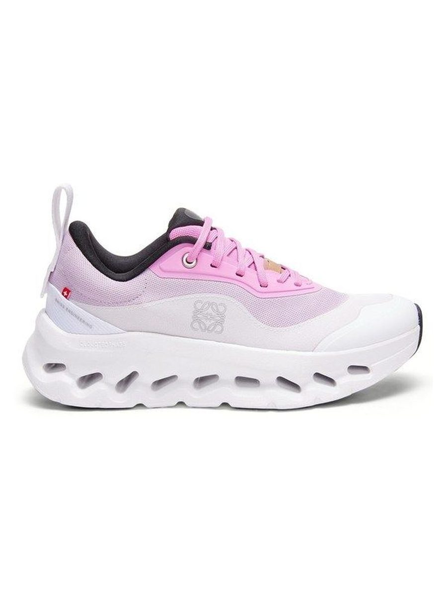 On Running x Loewe – Pink White
